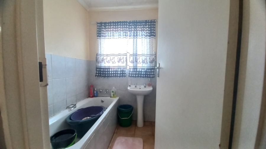 3 Bedroom Property for Sale in Vista Park Free State